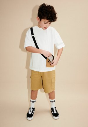 UTILITY SHORT SLEEVE  SET  - REGULAR FIT - Rövidnadrágok - white  stone