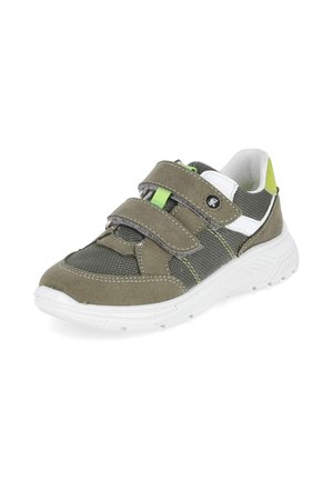 Dziecięcy szaro-zielony sneaker z białą podeszwą, dwoma paskami na rzep, siateczkową tkaniną i małym czarnym guzikiem z boku.