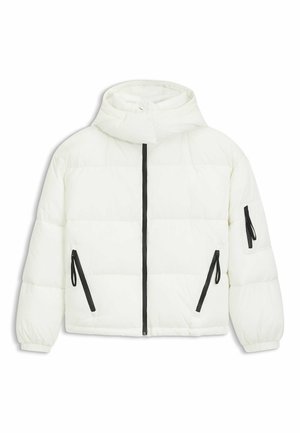 Witte pufferjack met een capuchon, voorzien van zwarte ritsaccenten en twee zijzakken. Gemaakt van glad, gewatteerd materiaal met een boxy vorm.