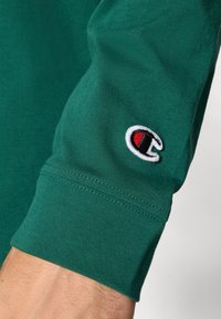 Champion ICONS CONTRAST CREWNECK LONG SLEEVE  - Langarmshirt - dark green