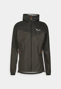 Giacca resistente all'acqua di colore grigio scuro con dettagli neri, zip a tutta lunghezza, cappuccio regolabile, tasche con zip e dettagli riflettenti sulle maniche.