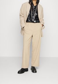 By Malene Birger Broek - beige