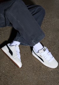 UNISEX - Scarpe skate - warm white/black