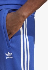 adidas Originals Teplákové kalhoty - royal blue
