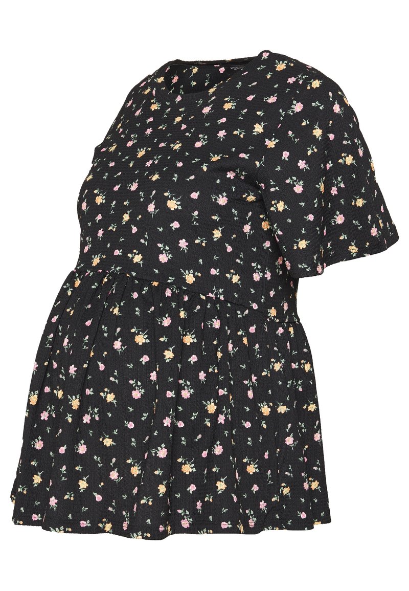Blusa de maternidad en tejido negro con estampado floral. Presenta mangas cortas, un corte holgado y una cintura fruncida para mayor comodidad.