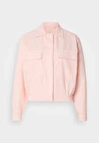 Veste rayée rose avec un col, dotée de deux poches poitrine et d'un élastique à l'ourlet et aux poignets, fabriquée en tissu texturé.