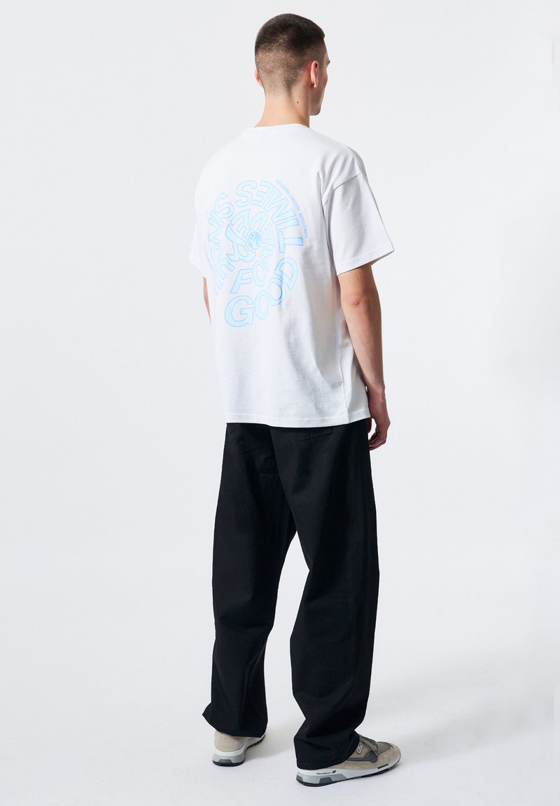 Dr.Denim TROOPER - Triko s potiskem - white mncrm swirl