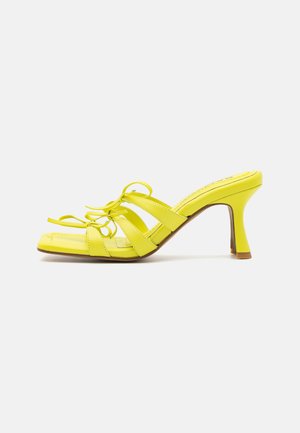SABELLA - Muiltjes met hak - green sheen