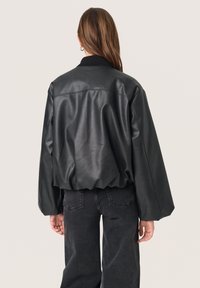 Soaked in Luxury Bomberjakke - black