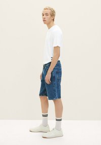 TOM TAILOR DENIM LOOSE FIT - Jeansshorts - clean mid stone blue denim