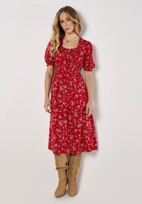 Apricot DITSY FLORAL MILKMAID MIDI - Freizeitkleid - red