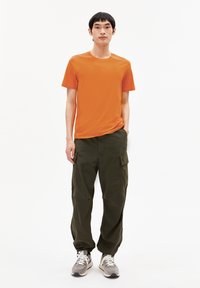 ARMEDANGELS JAAMES - T-shirt basic - amberglow