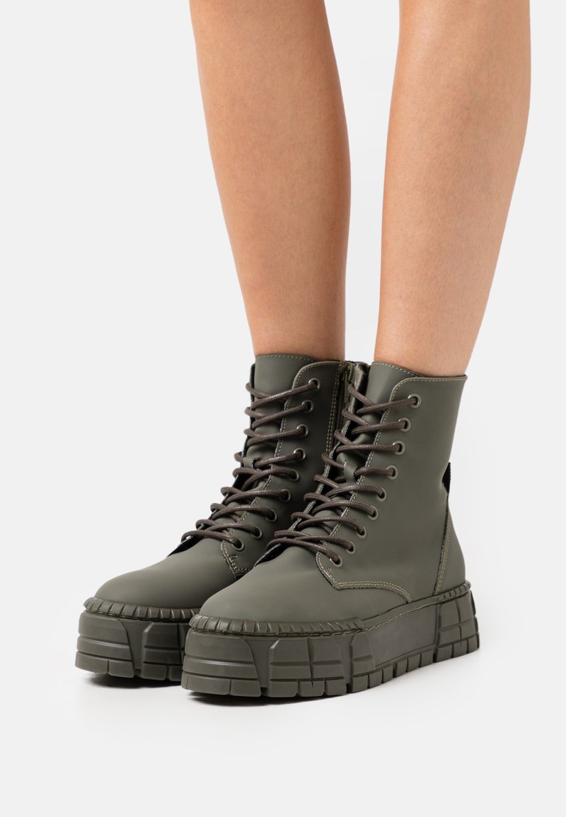 Damen Ankle Boots | Steve Madden FROUZY Plateaustiefelette dark khaki rain/khaki - KU92549 Damen Ankle Boots | Steve Madden FROUZY Plateaustiefelette dark khaki rain/khaki - KU92549