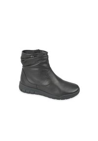 Stivale alla caviglia nero in morbida pelle con colletto arricciato, punta arrotondata e suola in gomma texturizzata. Presenta un design minimalista e cuciture.