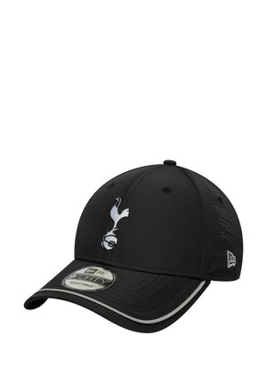 Schwarze Kappe aus Stoff, mit einem silbernen gestickten Logo eines Vogels und Balls, abgerundetem Schirm und verstellbarem Riemen.