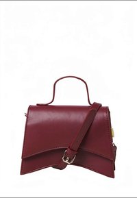Bordowa skórzana torebka o ściśle zdefiniowanym, kanciastym kształcie. Posiada górną rączkę, regulowany pasek oraz srebrną klamrę jako ozdobę.