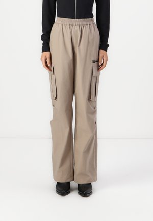 Karl Lagerfeld Jeans BAGGY PANT - Cargo trousers - desert taupe