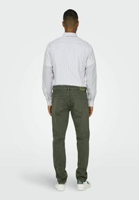 Only & Sons Vaqueros rectos - four leaf clover