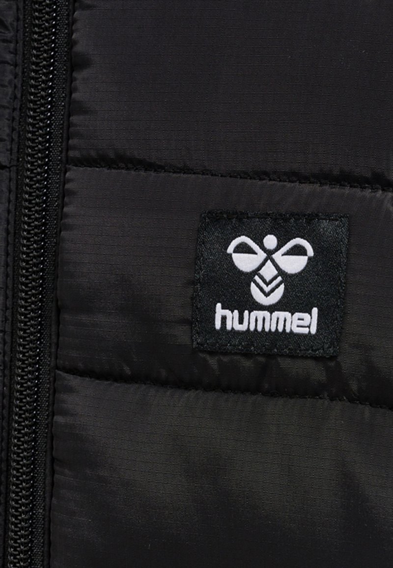 Kinder Sportbekleidung | Hummel HMLMOSSE Winterjacke black/black denim - FJ52827 Kinder Sportbekleidung | Hummel HMLMOSSE Winterjacke black/black denim - FJ52827