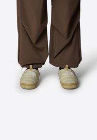 The North Face NUPTSE - Polobotky - gravel khaki stone