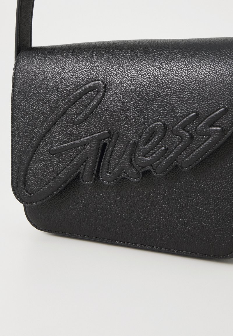 GUESS Borsa Tuana Large Tote - Nero Con Logo - In Poliuretano Con Pochette Interna Rimovibile