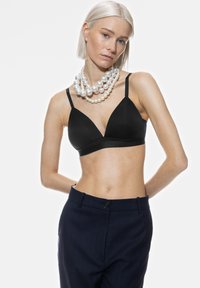 mey SERIE POETRY STELLAR - Triangle bra - schwarz