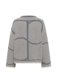 Pull en maille grise avec motif géométrique abstrait. Il présente un col rond et une coupe ample, avec une bordure beige contrastante au niveau de l'encolure et de l'ourlet.