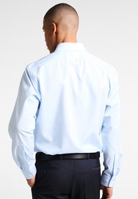 OLYMP Luxor MODERN FIT - Zakelijk overhemd - hellblau