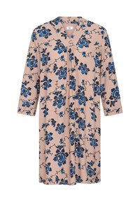 Rochie florală de culoare roz deschis, cu mâneci trei sferturi, având flori albastre și un guler în V. Design cu pliuri în față, textură moale.