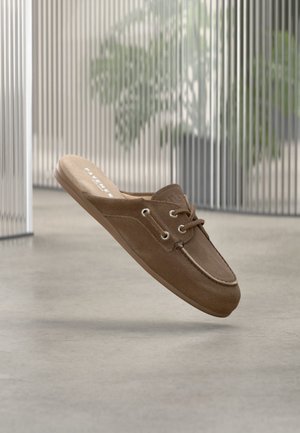 Pavement YASMA - Sandalias planas - brown