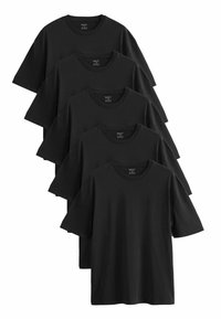Confezione di cinque t-shirt nere in cotone. Ognuna ha un colletto rotondo, maniche corte e una linea semplice e classica. Tessuto liscio e design essenziale.