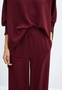 Mango Pantaloni - bordeaux