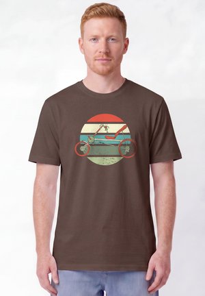watapparel, RECUMBENT BIKE UNISEX - Print T-shirt - mocha