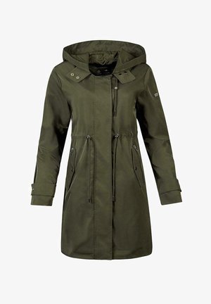 Oliwkowy, murowy płaszcz przeciwdeszczowy do kolan z kapturem, z regulowanym pasem i dwoma przednimi kieszeniami na zamek. Gładka tekstura z zatrzaskami na kołnierzu.