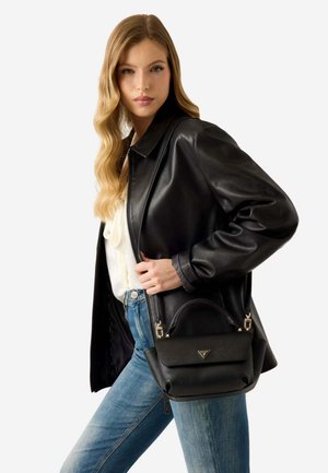 Guess, GUESS SAC À RABAT GILDA BLACK - Sac à main - black