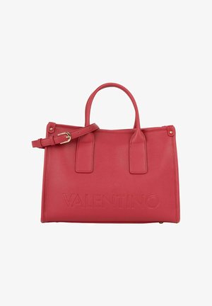 Sac à main en cuir Red Valentino avec deux poignées supérieures, une bandoulière détachable, et le nom de la marque embossé sur le devant.