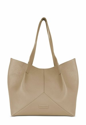 Borsa a mano in pelle beige con finitura texture, dotata di due spallacci e un design a cucitura triangolare alla base. Branding minimale visibile.