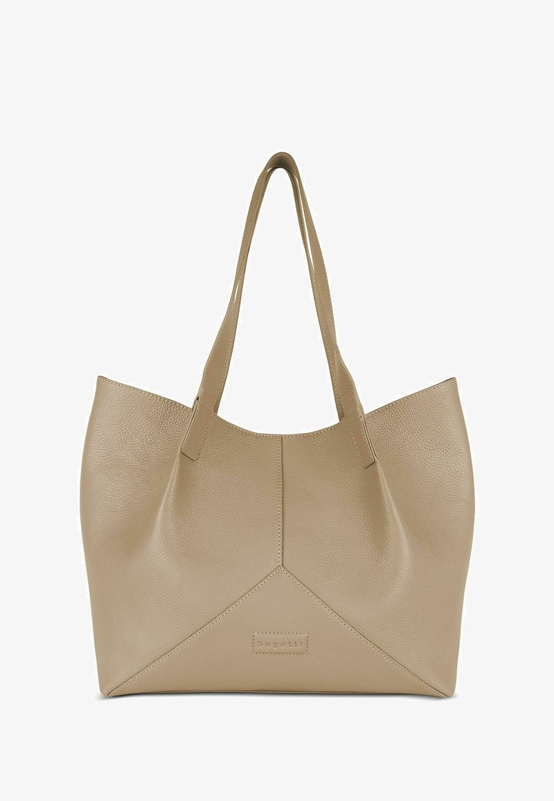 Beige leren tote bag met een gestructureerde afwerking, voorzien van twee schouderbanden en een driehoekig naadontwerp aan de onderkant. Minimale branding zichtbaar.