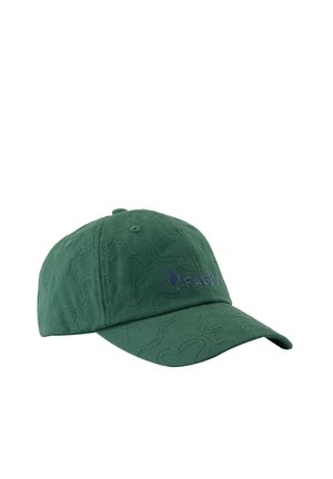 Casquette de baseball verte avec des motifs abstraits brodés et un petit logo d'arbre brodé à côté du mot "FAGUO" sur le panneau avant.