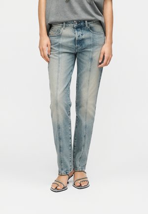 Tiesaus kirpimo džinsai - 01