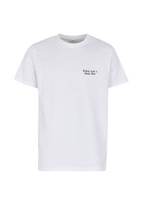Hvid bomulds t-shirt med korte ærmer, rund halsudskæring og sort tekst på venstre bryst, der står "I dag var en god dag."