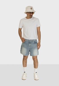 Kaotiko 70's DENIM - Shorts vaqueros - denim