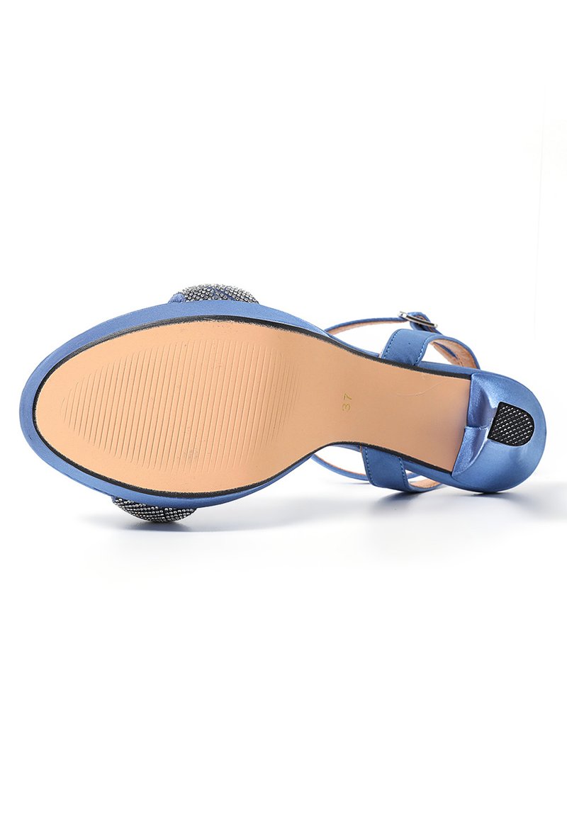 Zeppe Platform Nera Donna Con Tacco Unito In Sughero Fascia Incrociata Sul Dorso Cinturino Alla Schiava
