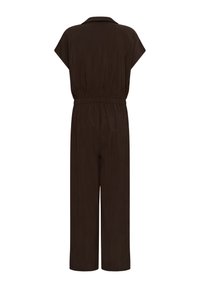 Combinaison courte à manches courtes marron foncé avec un col, une taille élastique et un pantalon à jambes larges, vue de dos sur fond blanc.