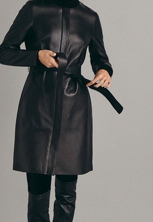 Trenssi - black