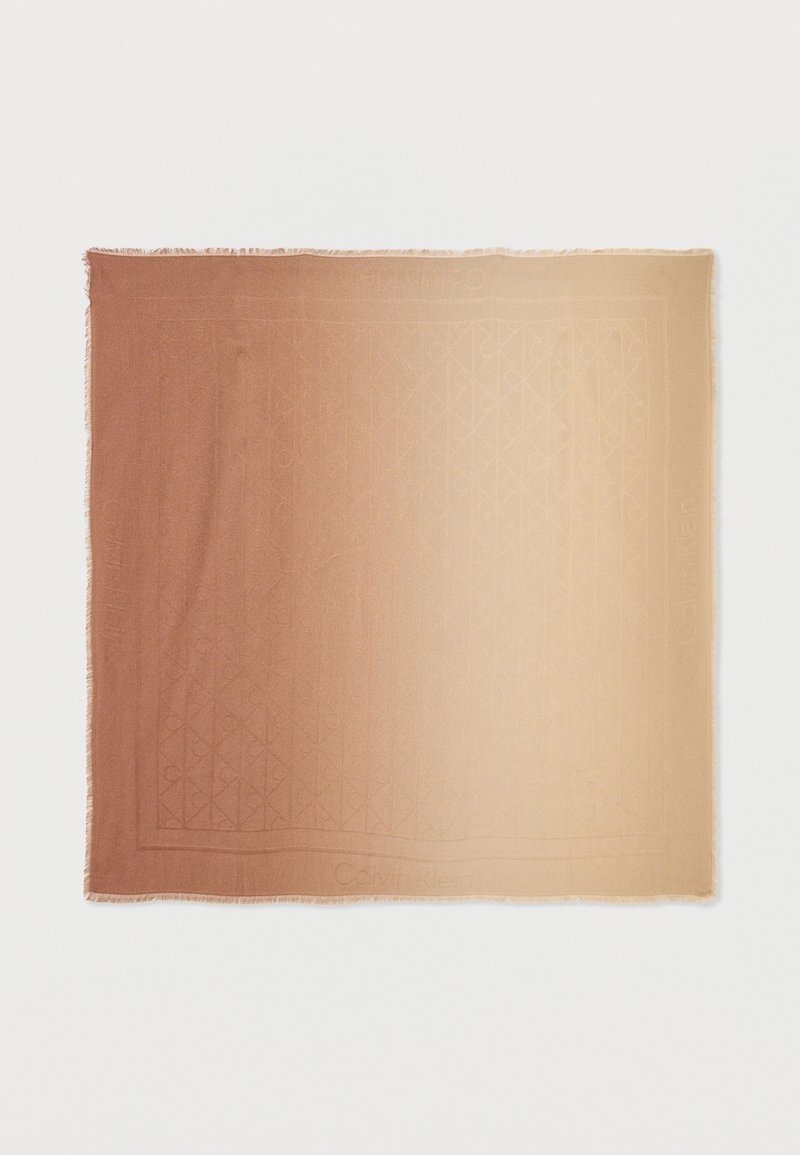 Τετράγωνο μαντήλι με διαβάθμιση από καφέ σε μπεζ και λεπτά γεωμετρικά σχέδια κατά μήκος των άκρων και του κέντρου.