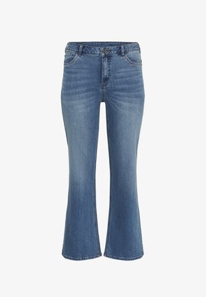 Keskmise sinise värviga puuvillased laienevad teksad, millel on kõrge talje, viie tasku disain ja nähtav õmblusest detail õmbluste ääres.