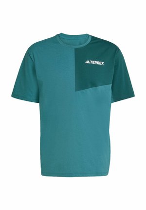 Teal katoenen T-shirt met korte mouwen, voorzien van een kleurblokontwerp en een vierkante patch op de linkerborst met het "TERREX" logo in het wit.