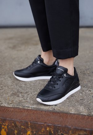 Baskets basses - black