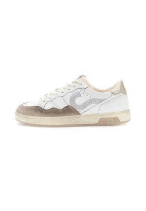 Trainers - beige white
